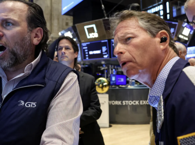 鲍威尔兑现“鹰派”立场引爆大行情！道琼斯暴跌1100点，创1974年以来首次10连跌